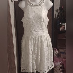 Pretty White Lace Dress with Beaded and pearl Collar Size Medium midi length